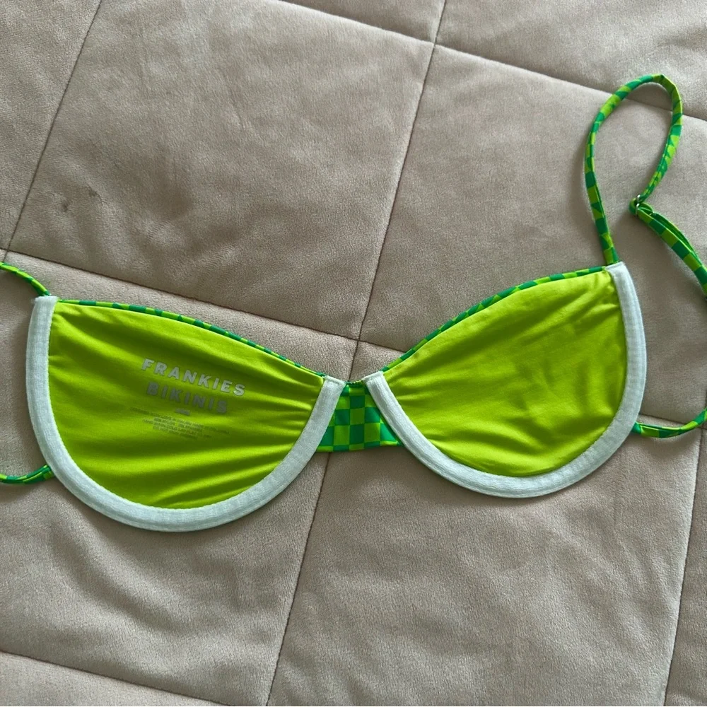 Frankie's Bikinis Maggie Underwire Bikini Top size L